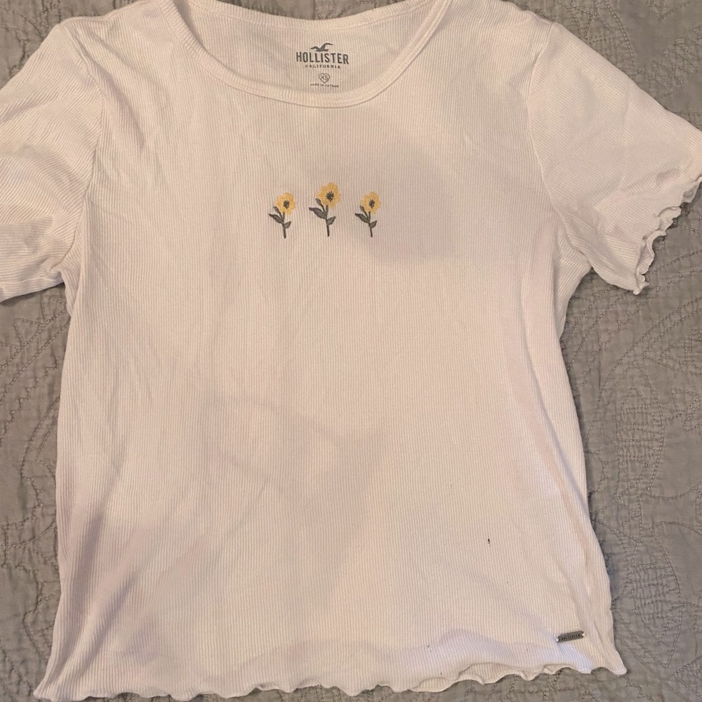 hollister baby tee